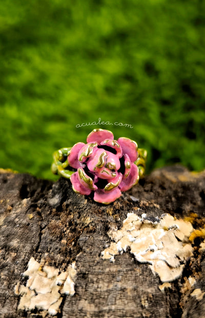 Titania Flower Ring, brass, hand-painted in pink and green – OOAK