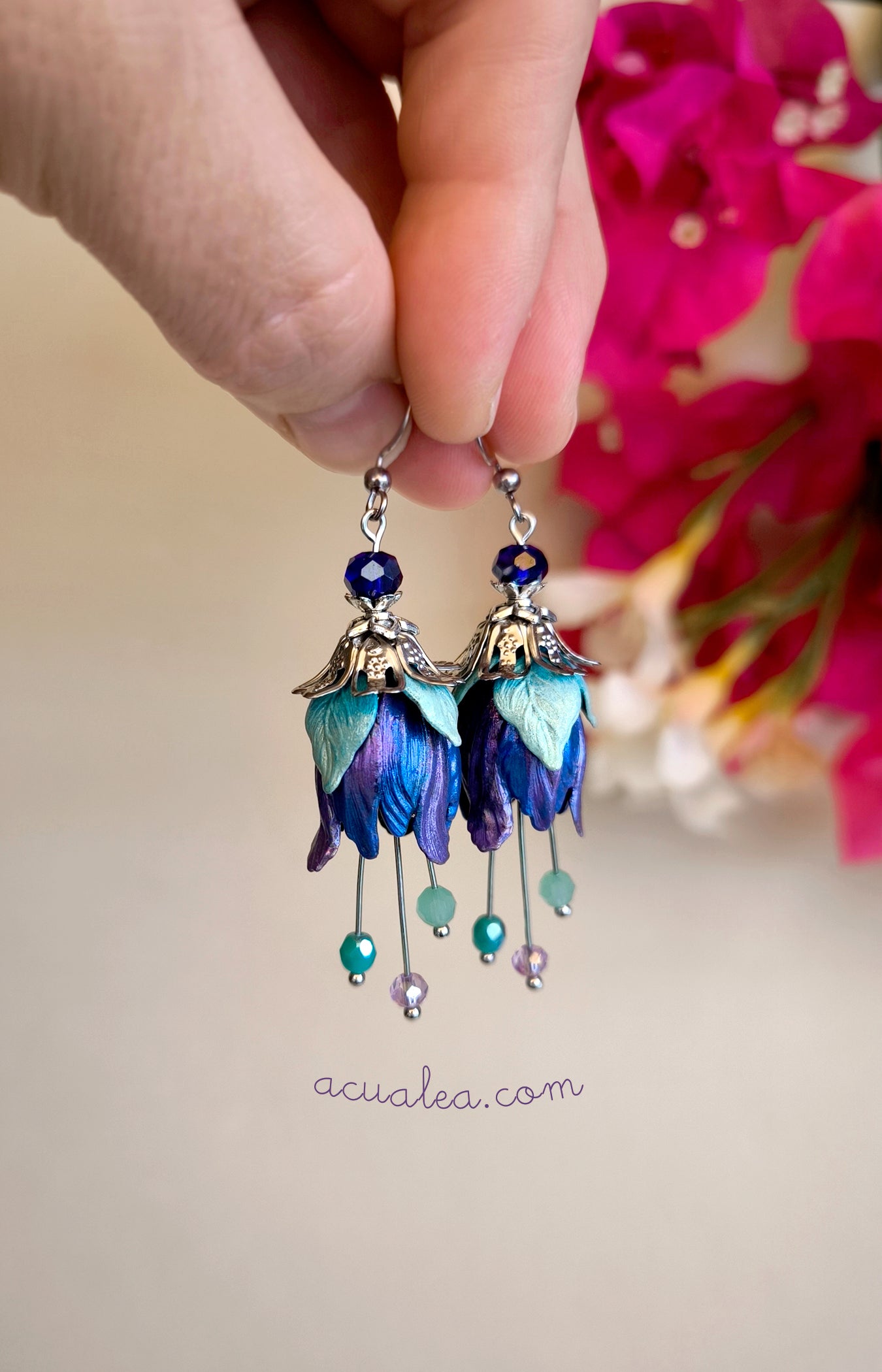 Pendientes de pétalos de hada azul oscuro