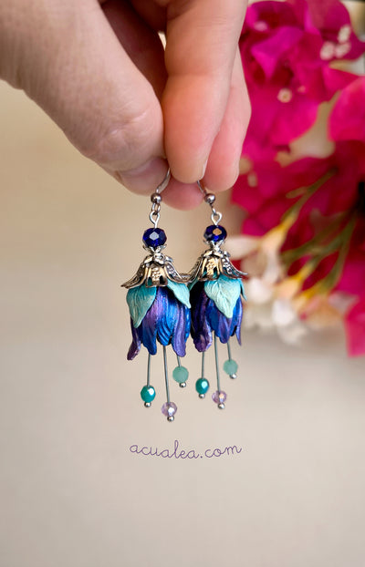 Pendientes de pétalos de hada azul oscuro