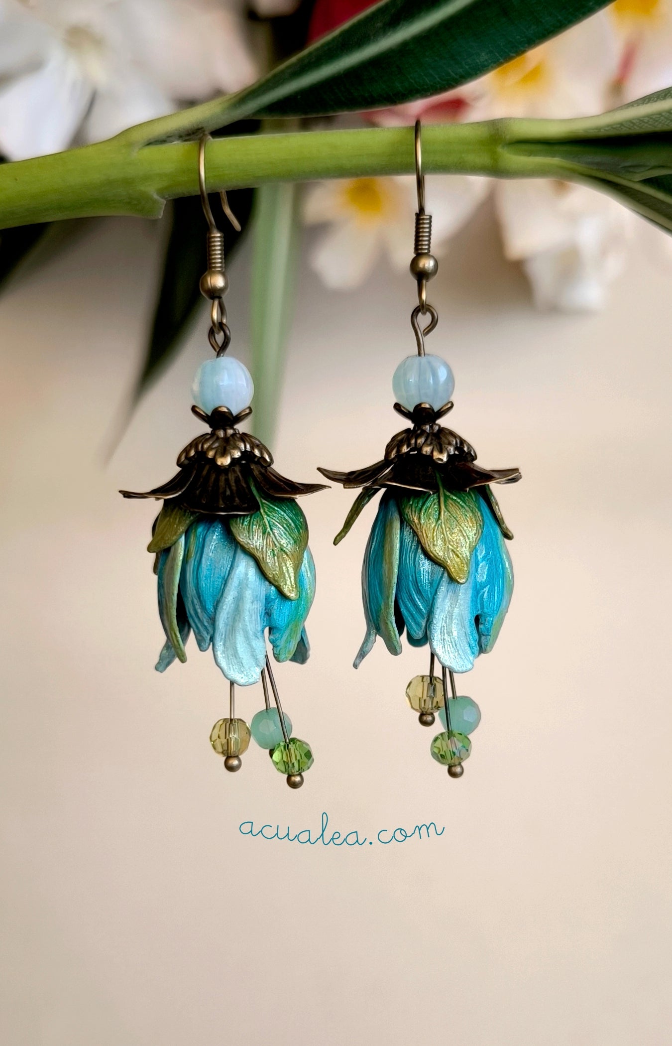 Pendientes de pétalos de hada turquesa
